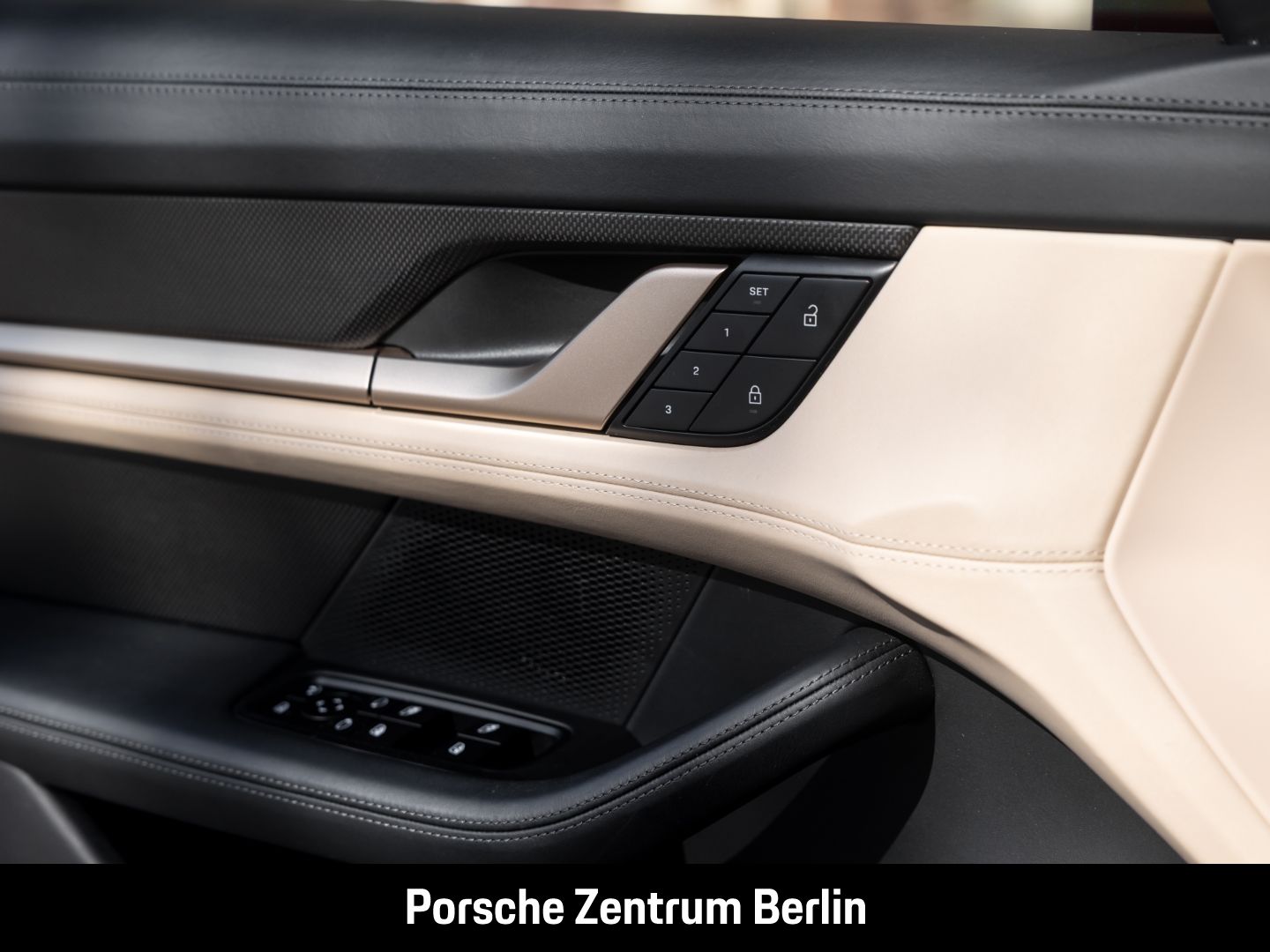 Porsche Taycan Turbo S Cross Turismo BOSE Surround-View