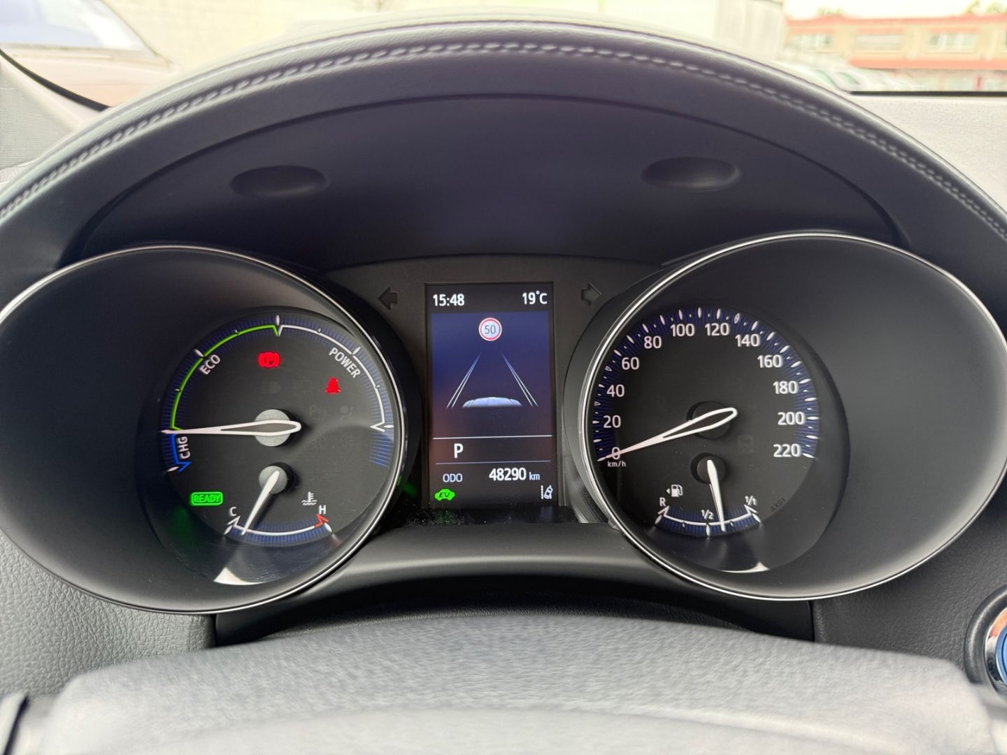 Toyota C-HR 2.0 Hybrid Team - Samsaru's Car Outlet