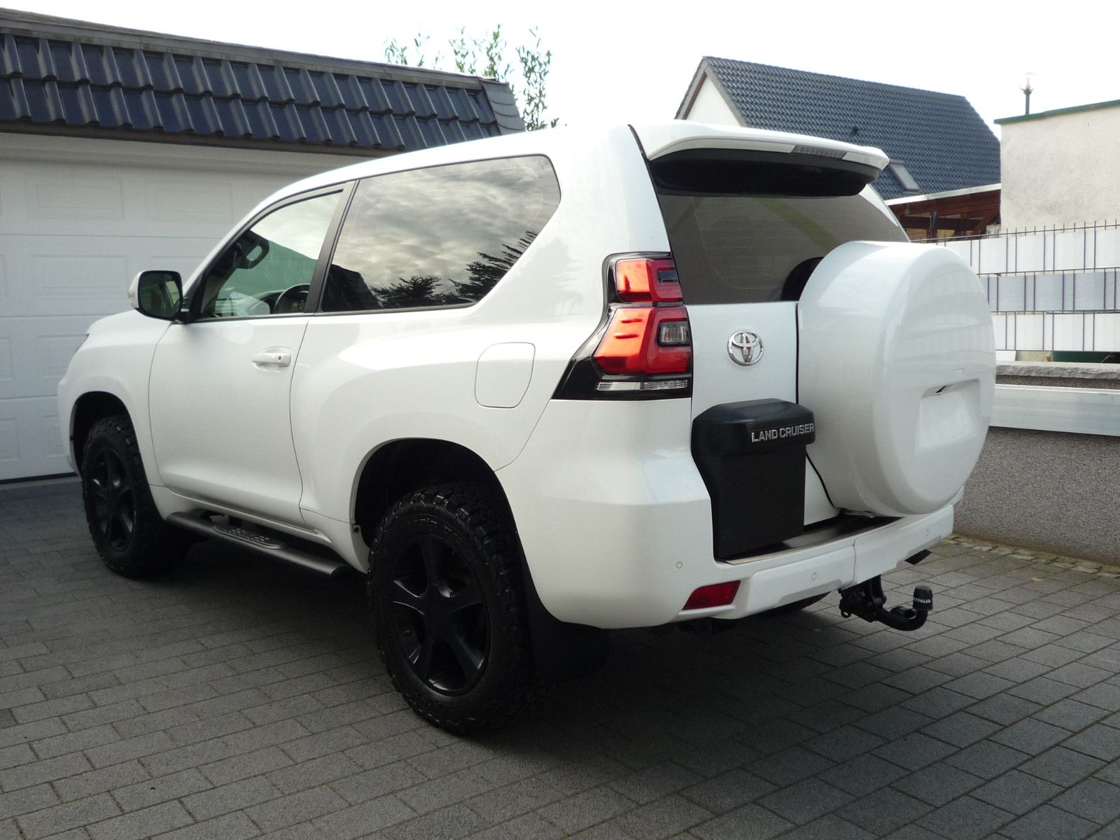 Toyota Land Cruiser Comfort/TEMPO/STHZ/AHK/RFK/NAV/1.HD