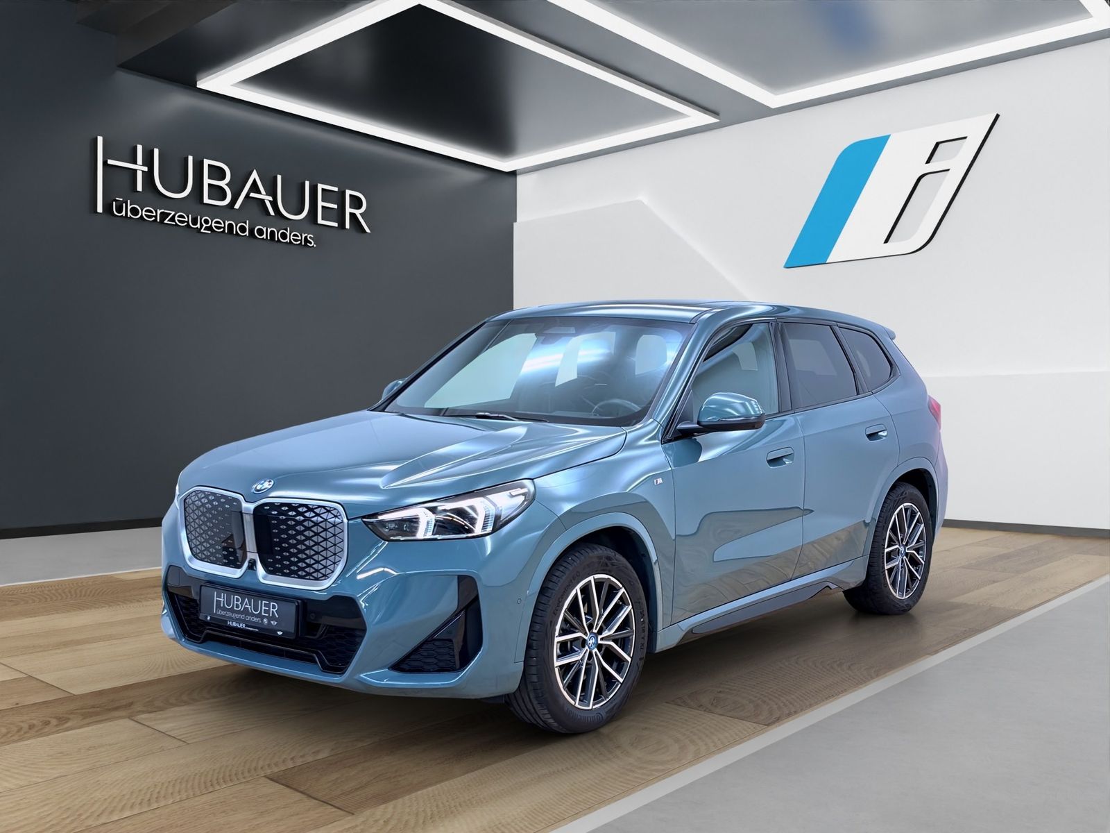 BMW iX1 xDrive30 [M Sport, HUD, Pano, HK Sound, AHK]