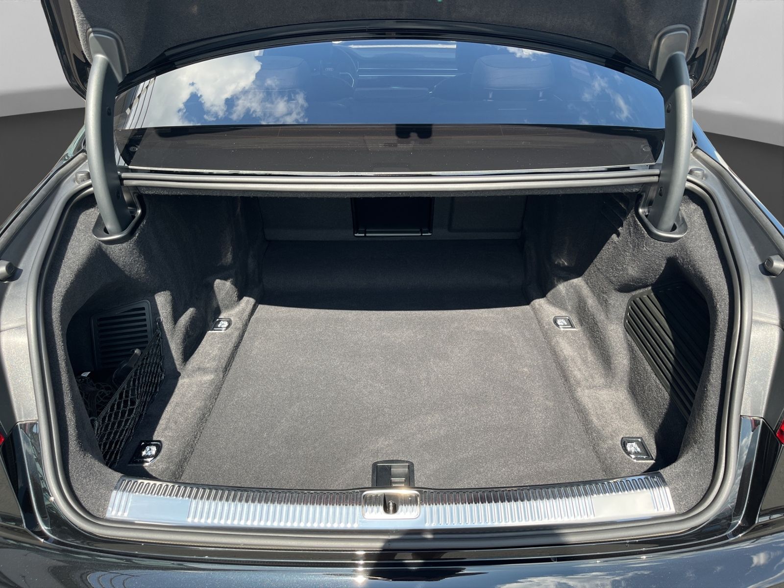 Audi A8 50 TDI quattro - Samsaru's Car Outlet