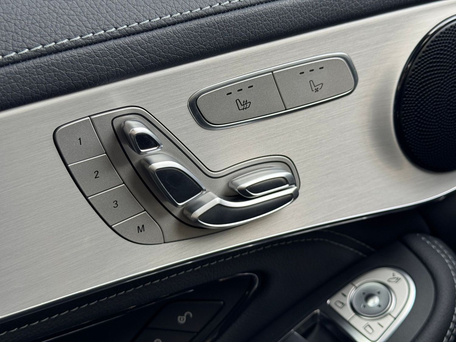 Mercedes-Benz GLC 220 d 4M Leder+Sitzbelüftung+8FachBereift+AC