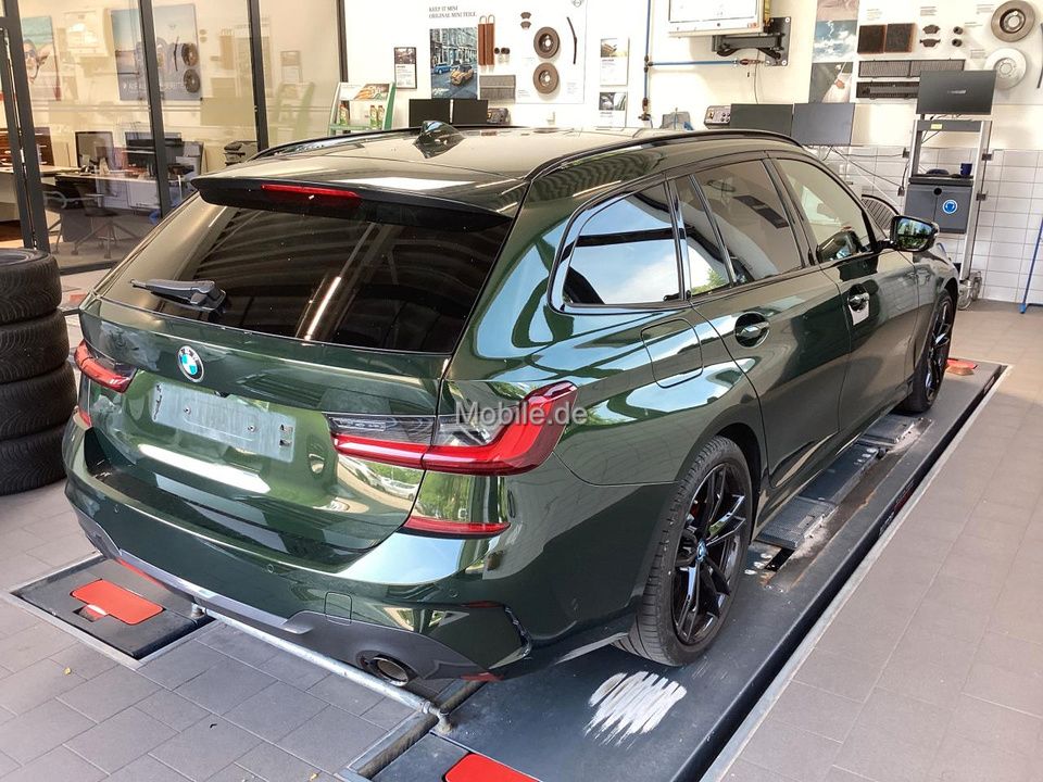 BMW 330e Touring M Sport - Samsaru's Car Outlet