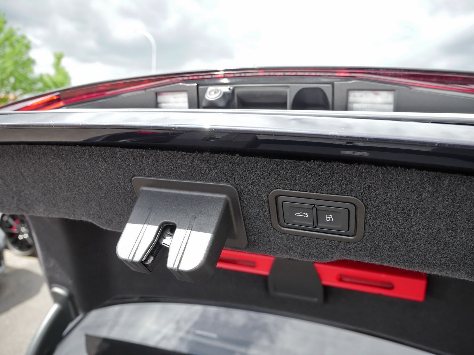 Audi A8 50 TDI quattro - Samsaru's Car Outlet