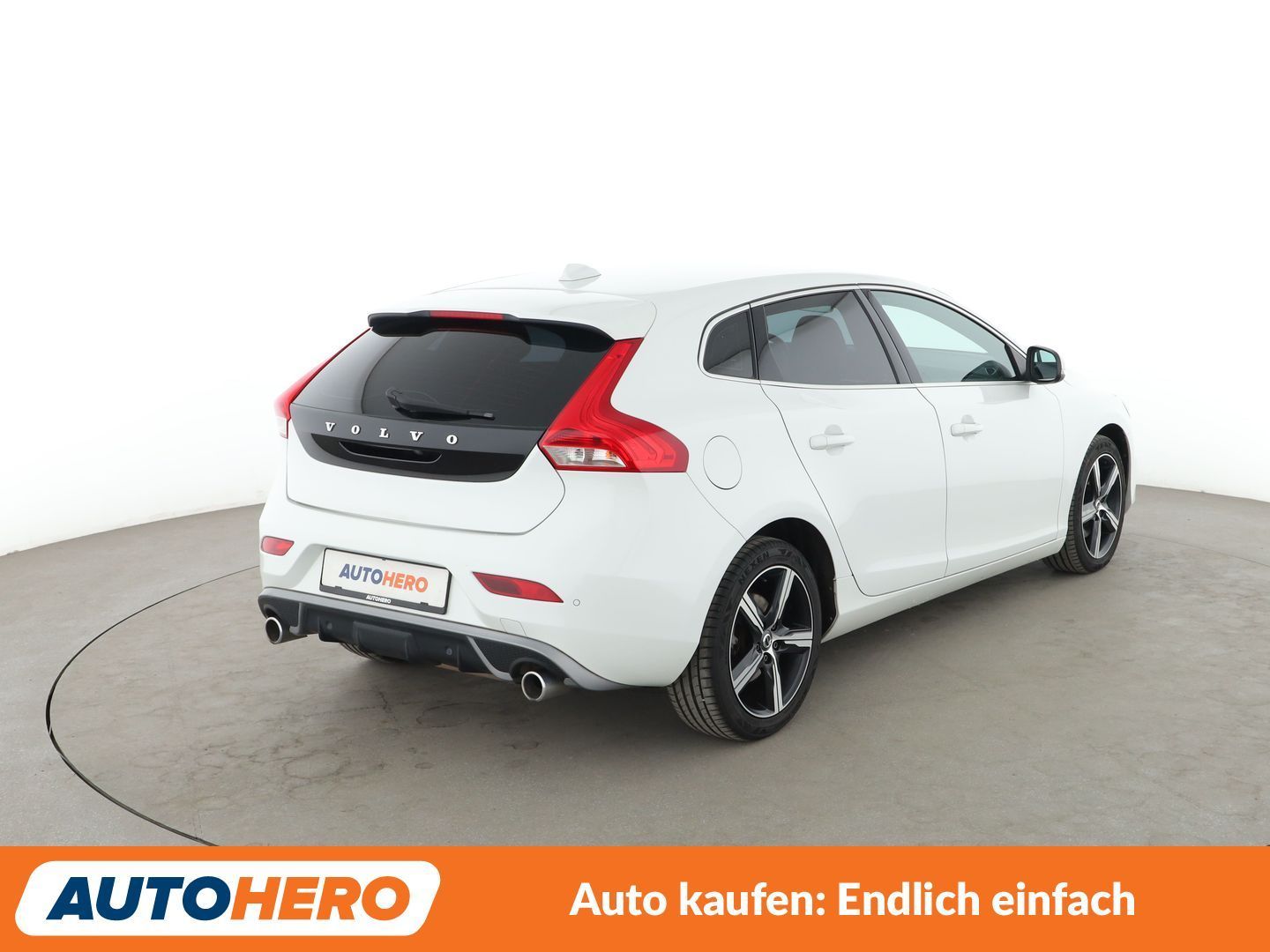 Volvo V40 2.0 T2 R-Design*NAVI*TEMPO*CAM*PDC*SHZ*