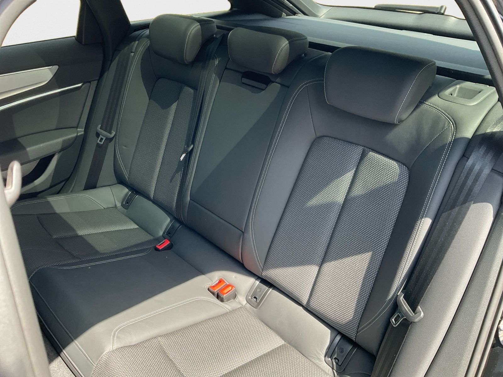 Audi A6 Avant 45 TFSI quattro S-line PANO AHK Carplay