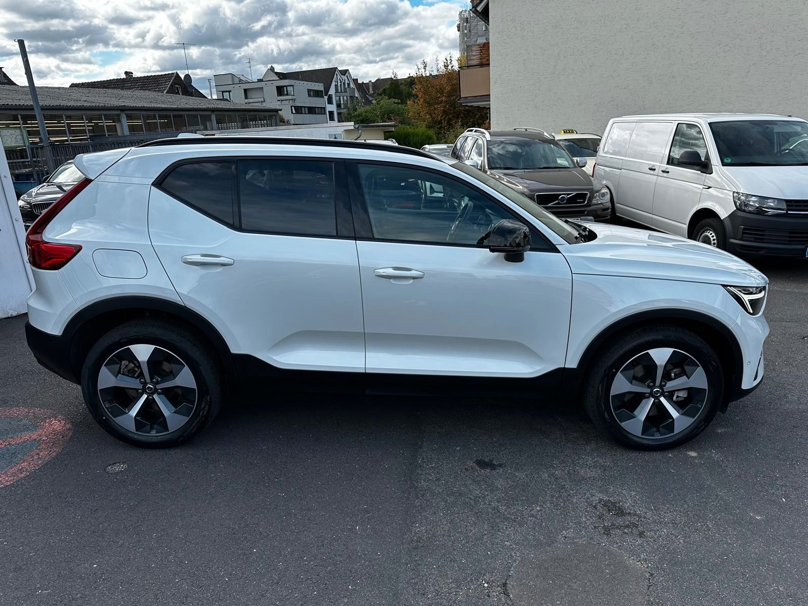 Volvo XC40 B3 Plus Dark Leder,AHK,Pano,360°,BLIS,ACC