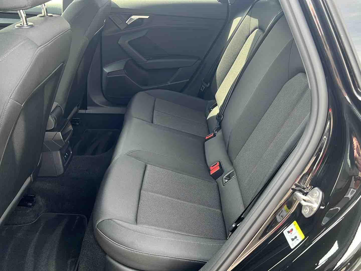 Audi A3 1.5 TSI S-Line S-tronic *Navi, ACC, SHZ, App*