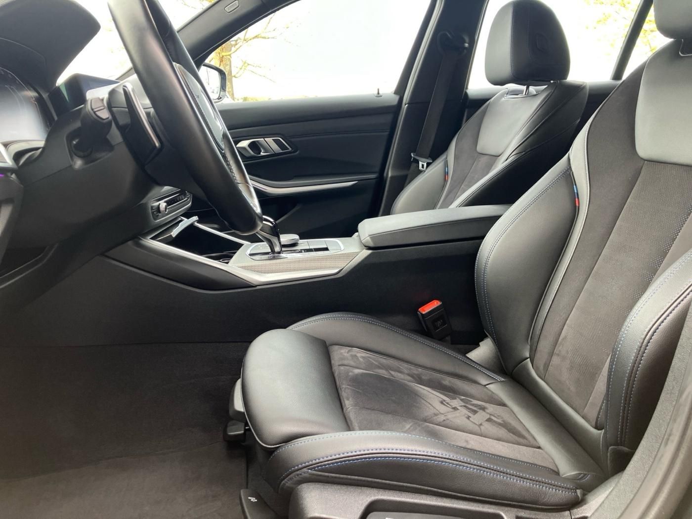 BMW 320 d Touring M SPORT - Samsaru's Car Outlet
