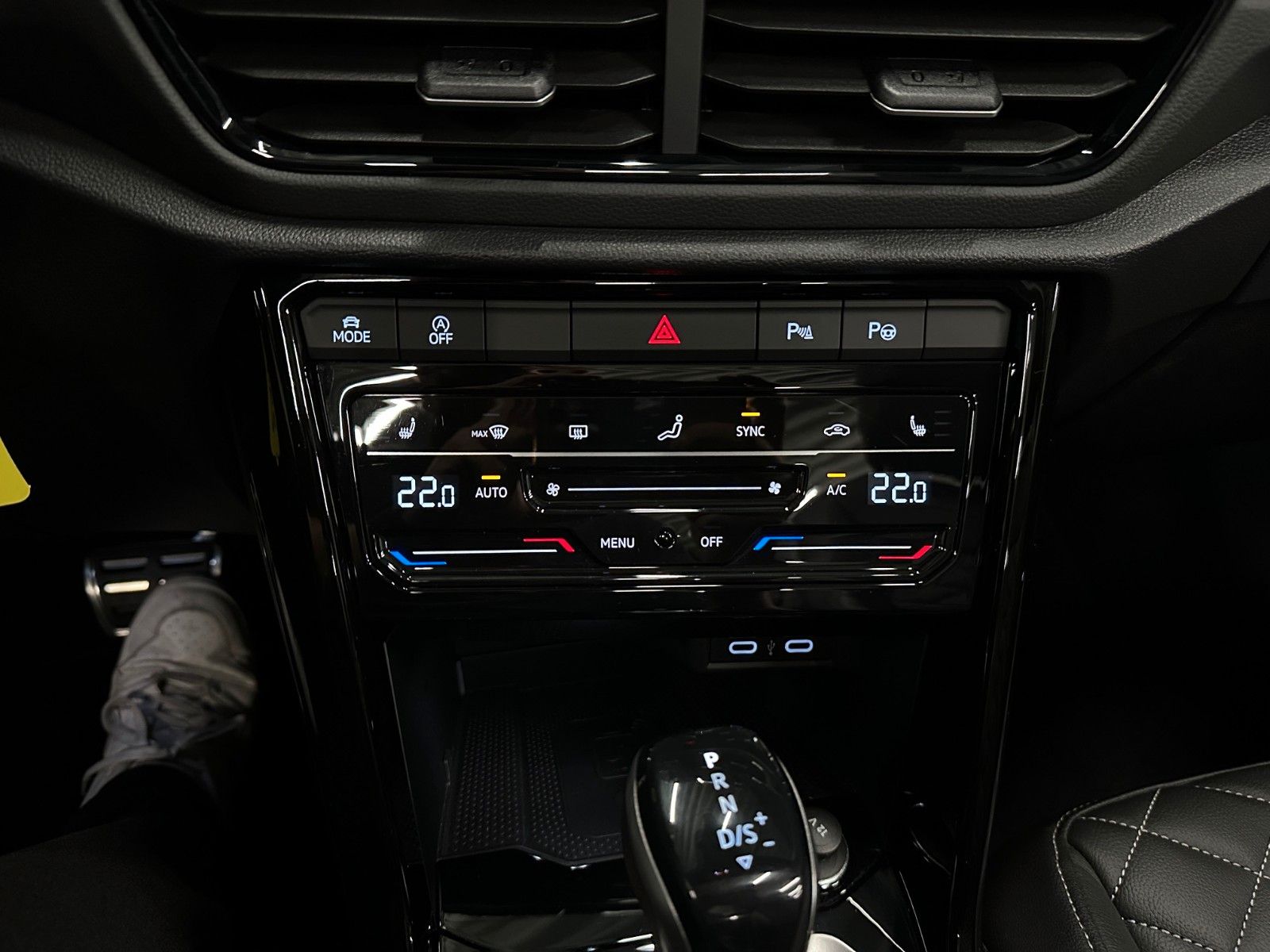 Volkswagen T-Roc R-Line Black - Samsaru's Car Outlet
