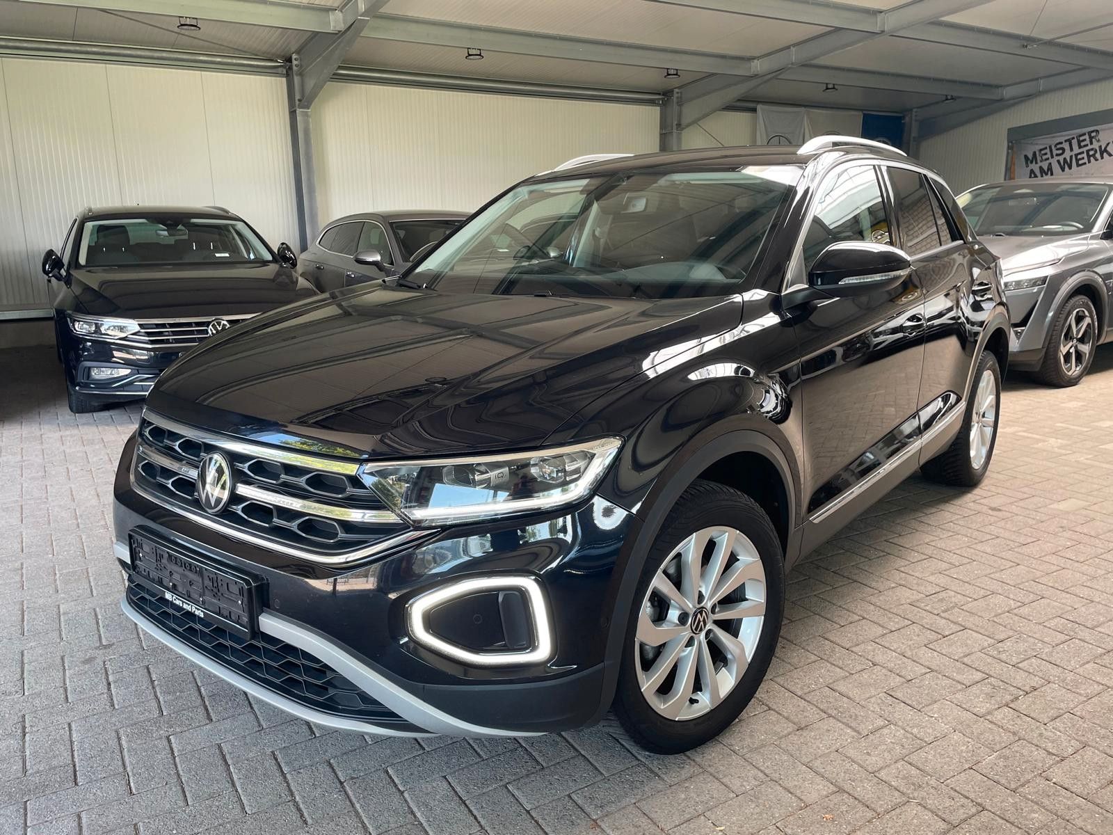 Volkswagen T-Roc 1.0 TSI Style - Samsaru's Car Outlet
