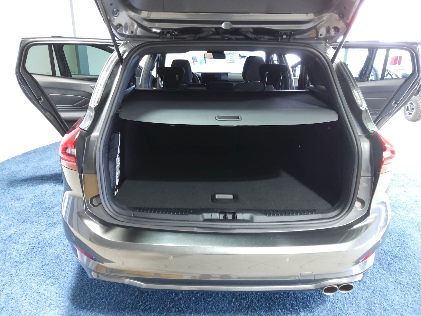 Ford Focus Turnier ST-Line Hybrid AT Navi Winter-Pake