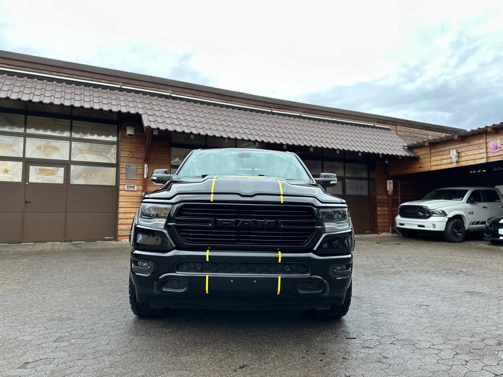 Dodge 5.7 V8*LIFT*BÜGEL*OFFROAD*AHK*NAVI*LED*GARANTIE