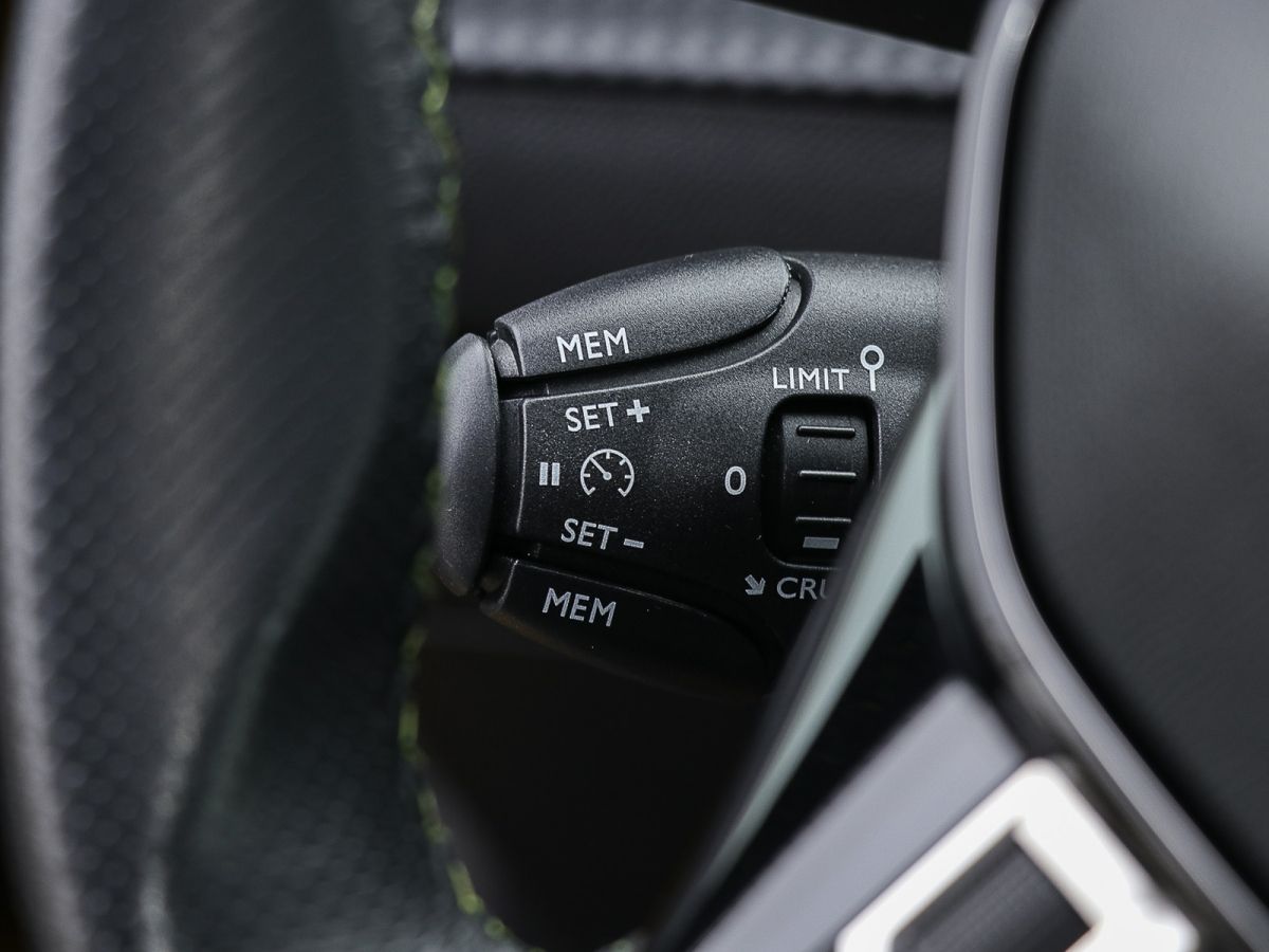 Peugeot 208 e- GT - Samsaru's Car Outlet