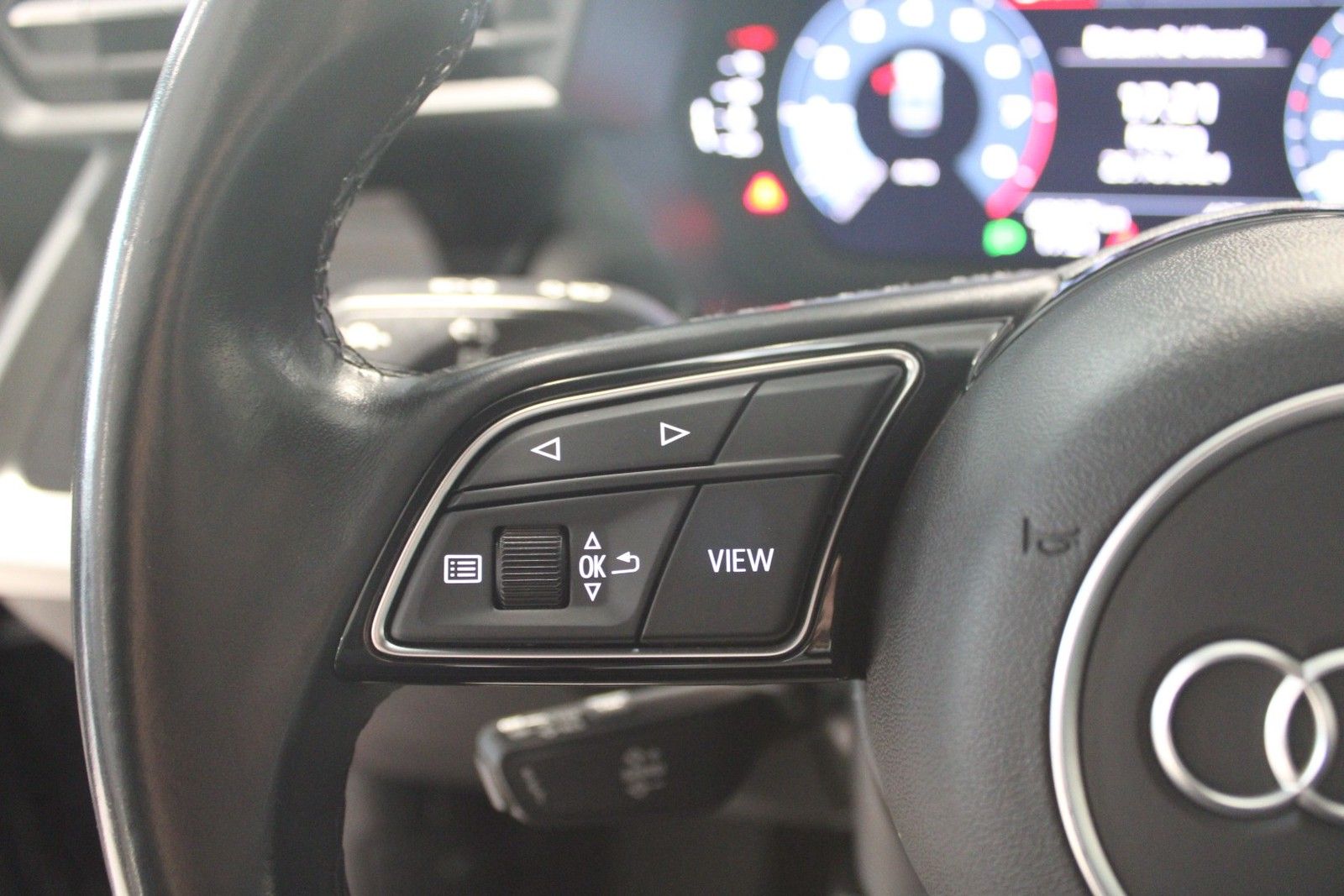Audi A3 35 TFSI DSG advanced - Samsaru's Car Outlet