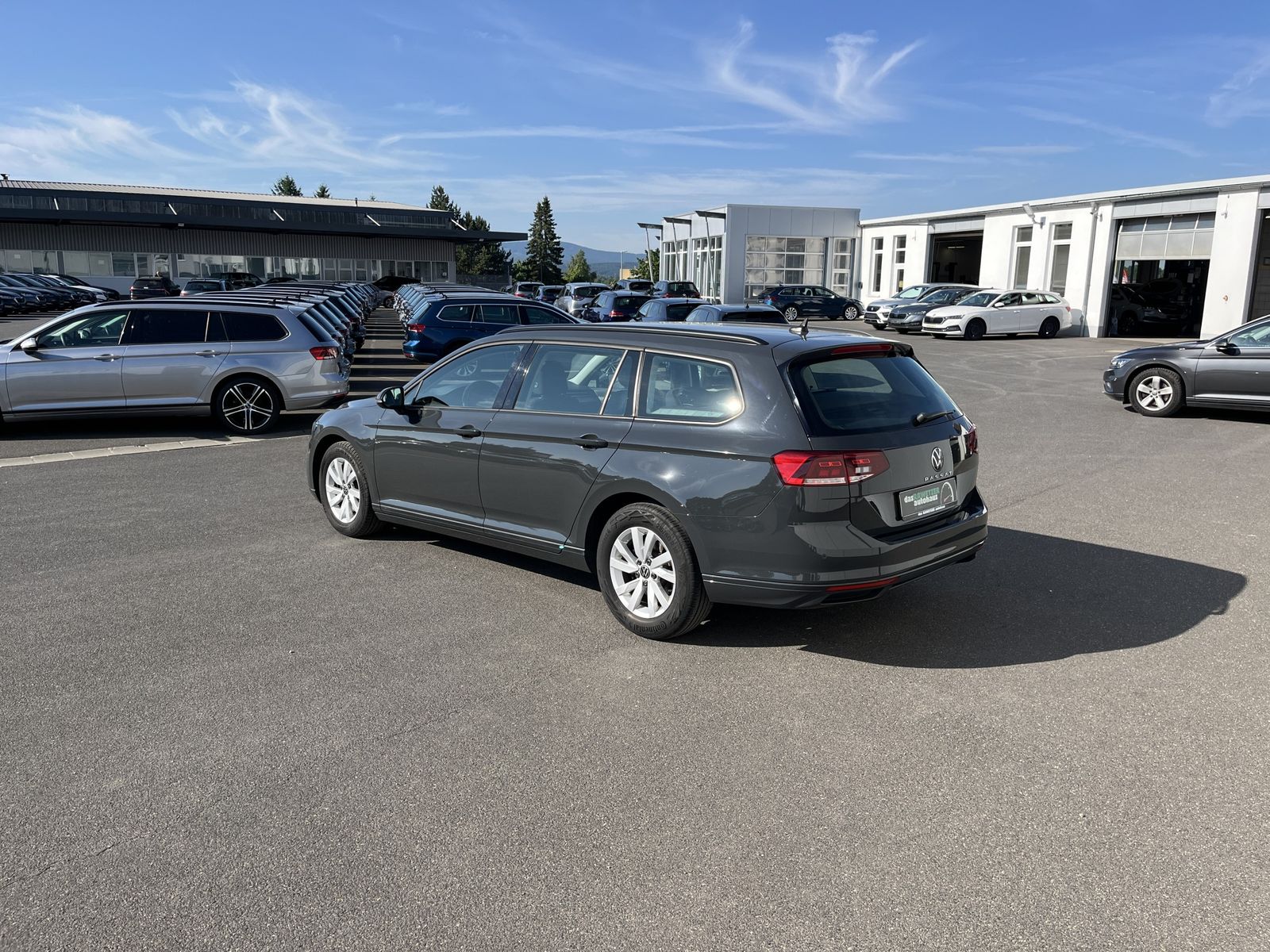Volkswagen Passat Variant 2.0 TDI DSG - Samsaru's Car Outlet