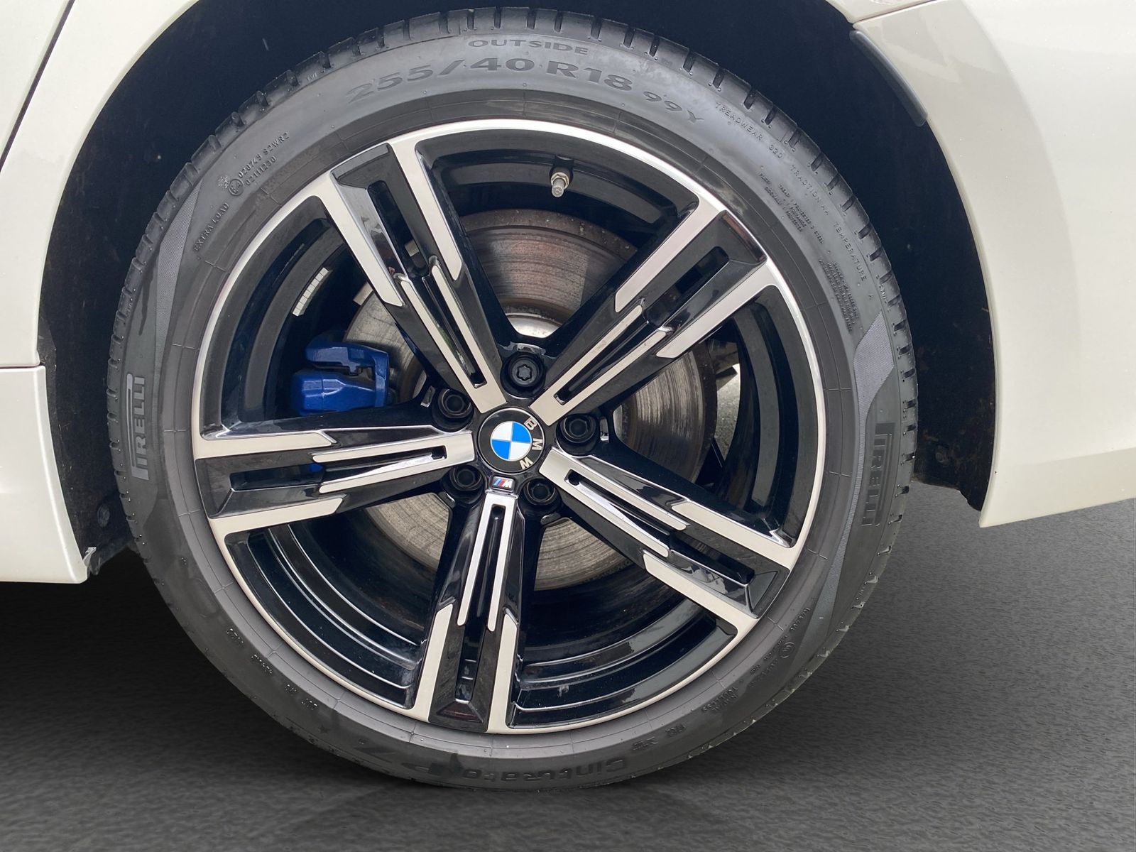 BMW 330e xDrive ///M-Sport Pano ACC AHK H&K 360°