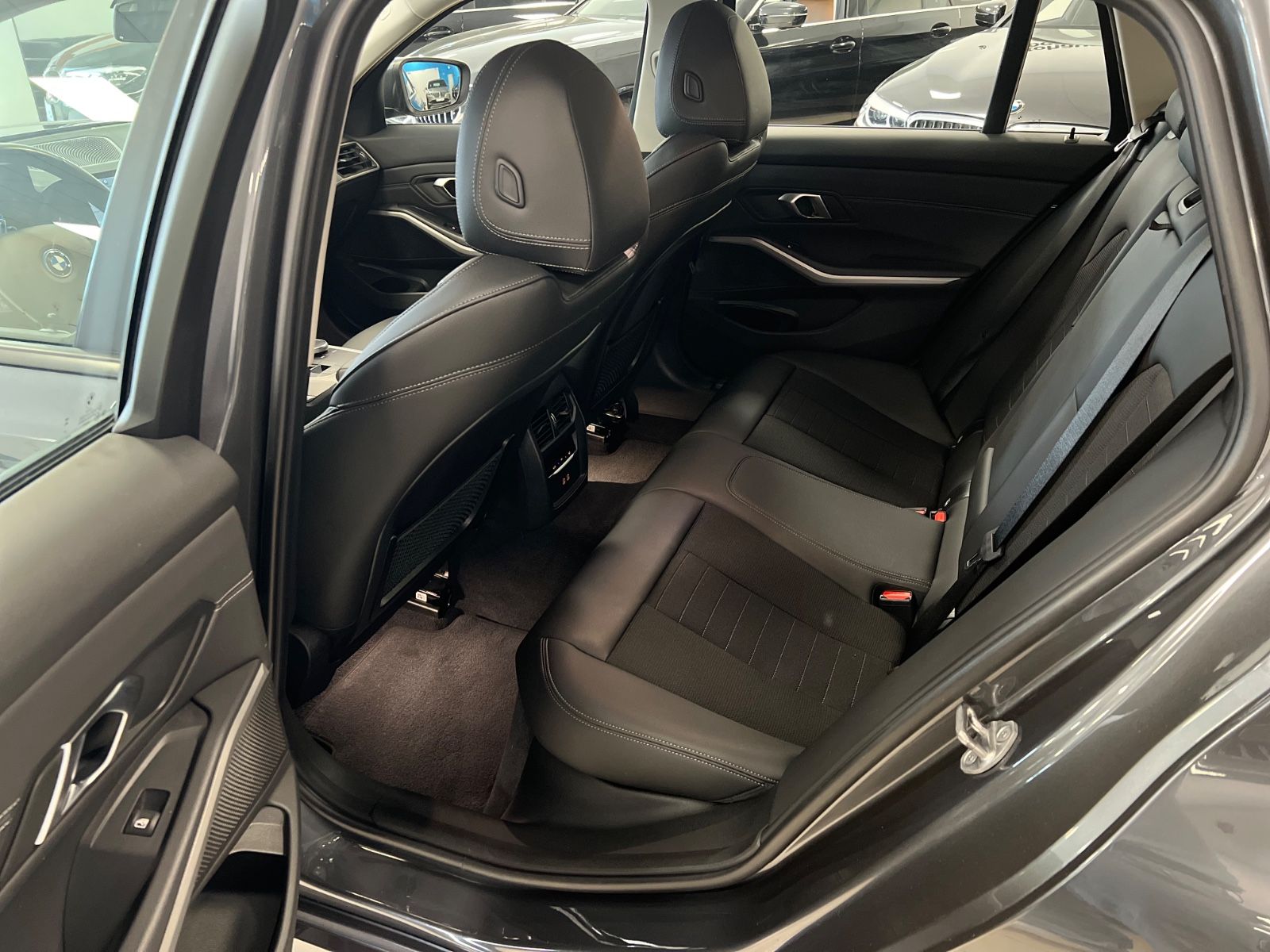 BMW 320e Advantage Aut - Samsaru's Car Outlet