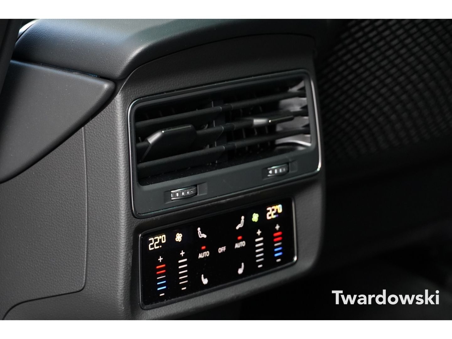 Audi Q8 S line Luftf. AHK PANO Matrix HUD B&O Allr.le