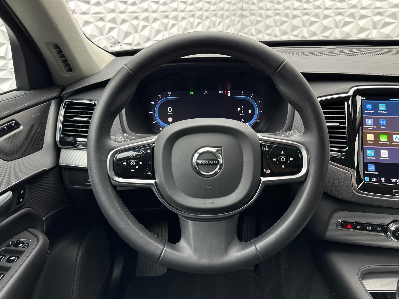 Volvo XC90 B5 PLUS AWD Bright - Samsaru's Car Outlet
