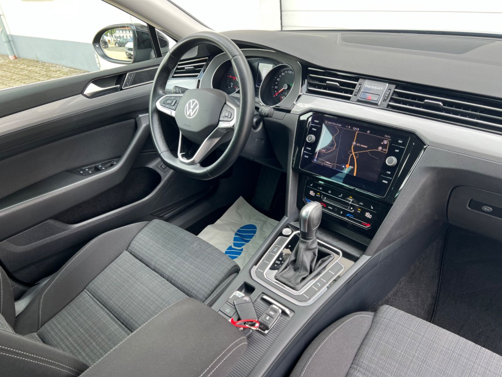 Volkswagen Passat 2.0 TDI - Samsaru's Car Outlet