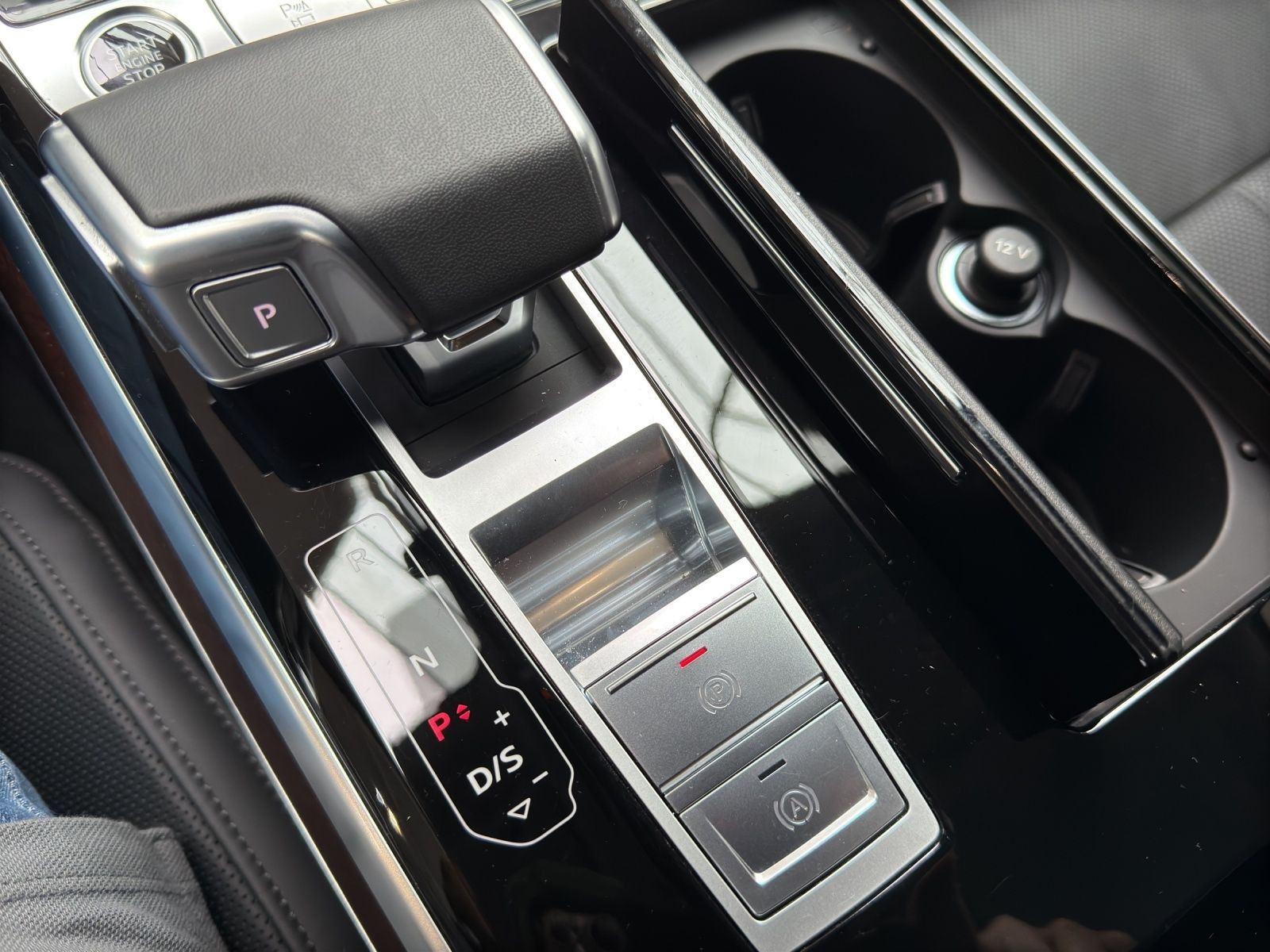 Audi A8 60 TFSIe Q - Samsaru's Car Outlet