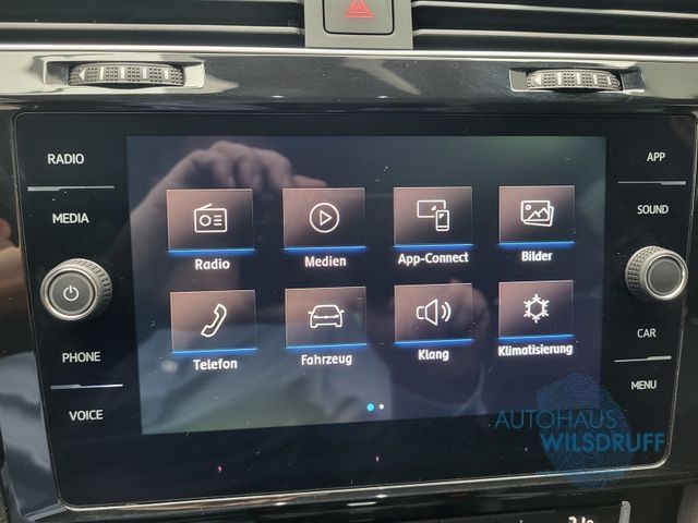 Volkswagen Golf VII 1.5 TSI DSG Highline R-Line - Samsaru's Car Outlet