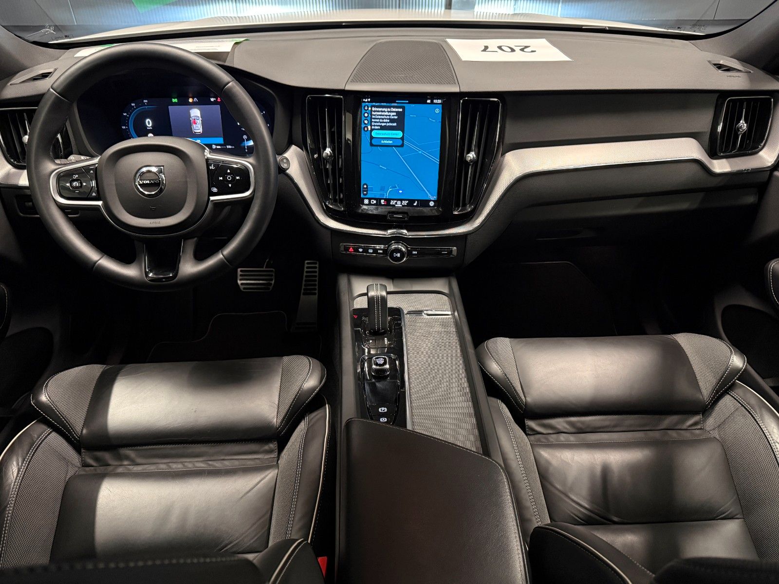 Volvo XC60 R-Design AWD *AHK*360*Standhzg*HIFI*