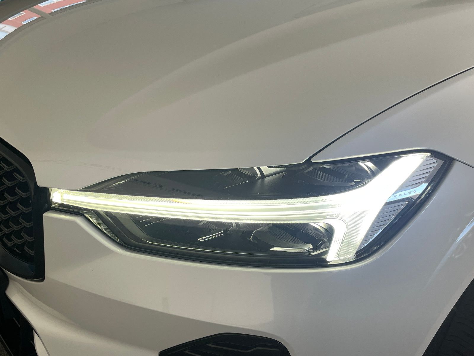 Volvo XC60 Plus Dark AWD*Navi*LED*Leder AHK*