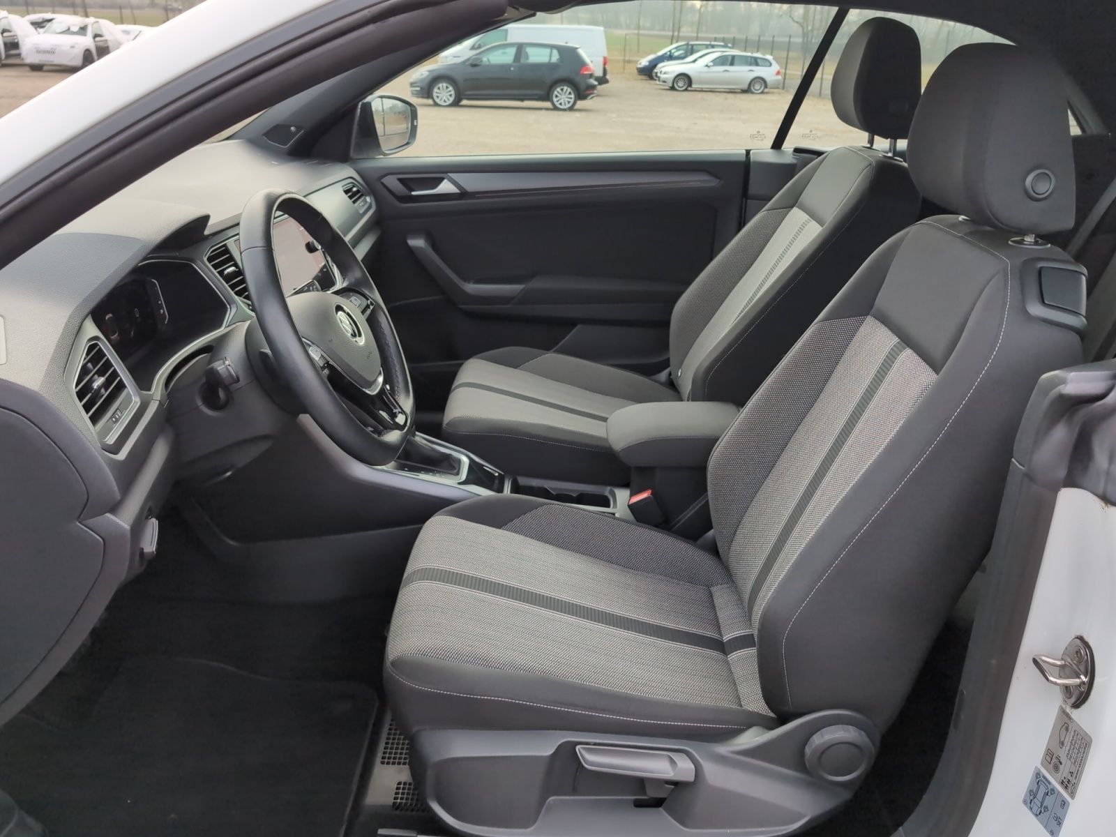 Volkswagen T-Roc 1.5 TSI Style DSG - Samsaru's Car Outlet