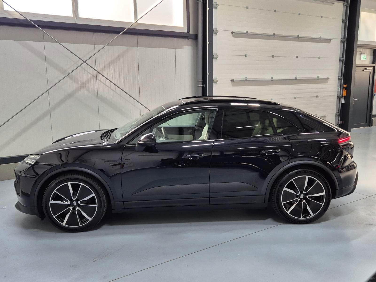 Porsche Macan 4 Electric