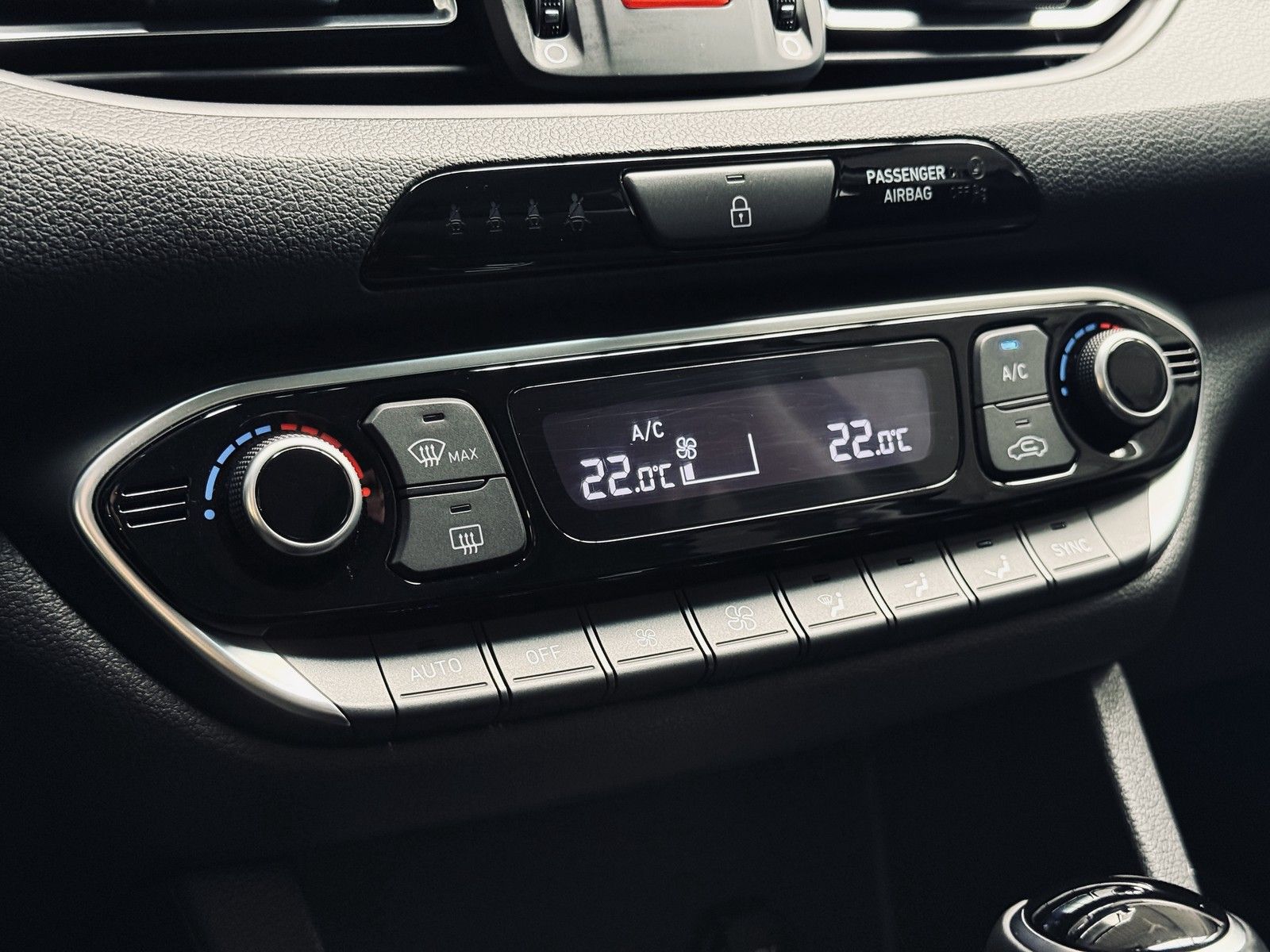 Hyundai i30 Trend Mild-Hybrid - Samsaru's Car Outlet