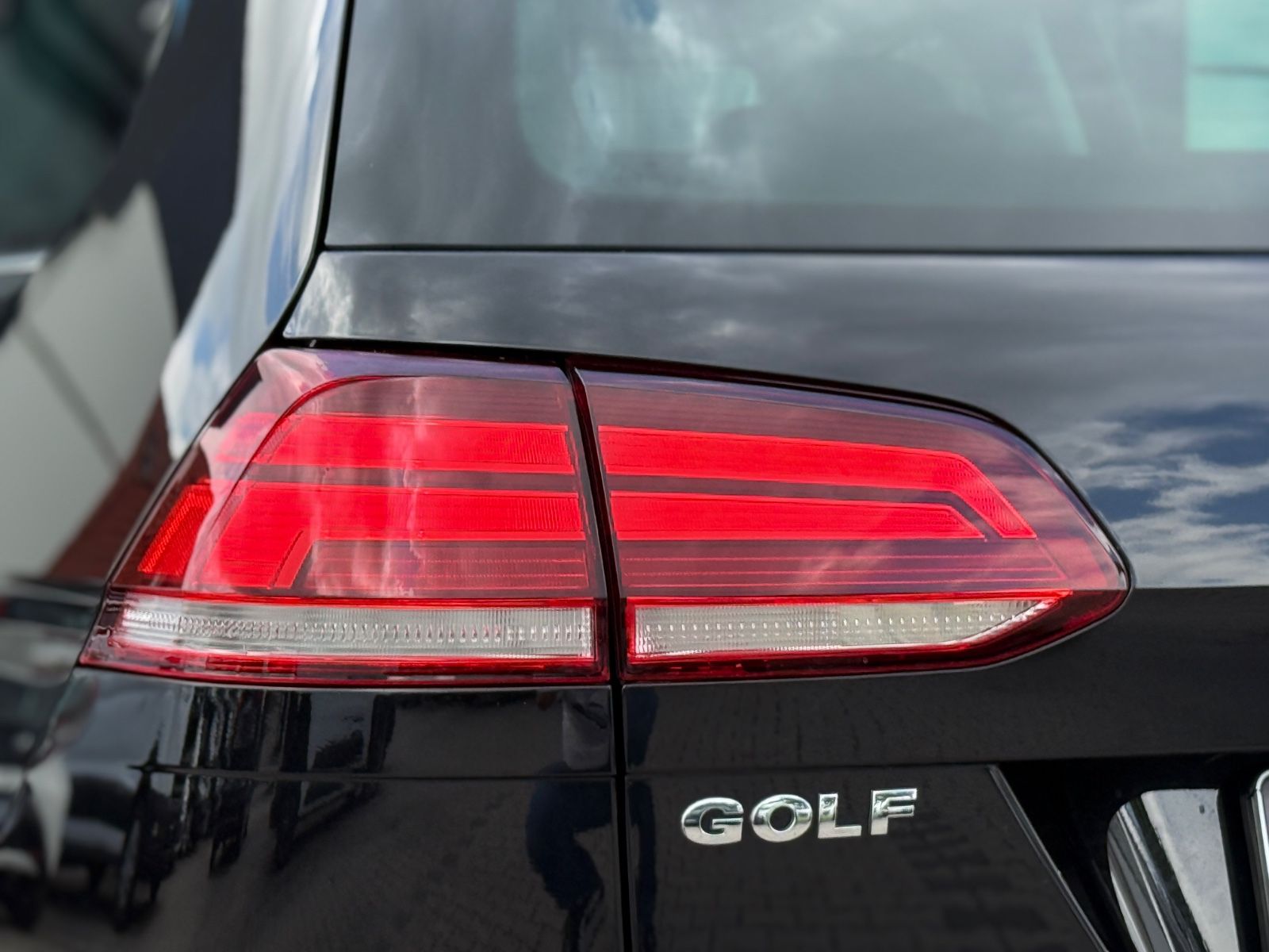 Volkswagen Golf Variant Highline - Samsaru's Car Outlet