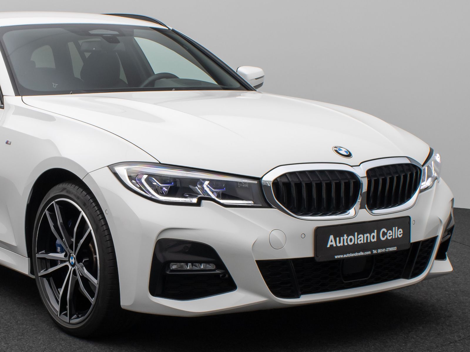 BMW 330e M Sport - Samsaru's Car Outlet