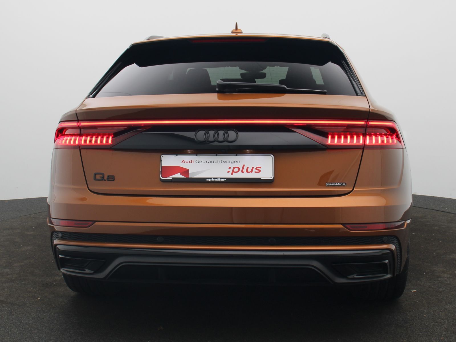 Audi Q8 S-Line select 50TDI quattro / Pano, 360°, AHK