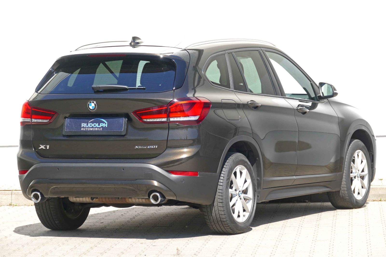 BMW X1 xDrive 20i Advantage - Samsaru's Car Outlet