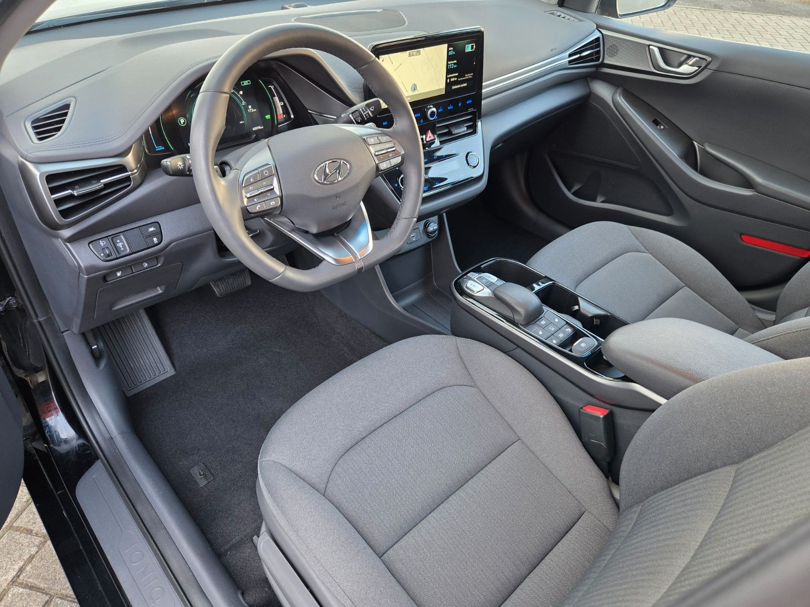 Hyundai IONIQ Elektro - Samsaru's Car Outlet