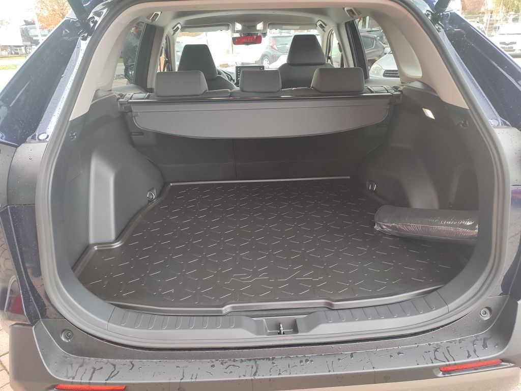Toyota RAV 4 2.5 4x4 Hybrid - Samsaru's Car Outlet