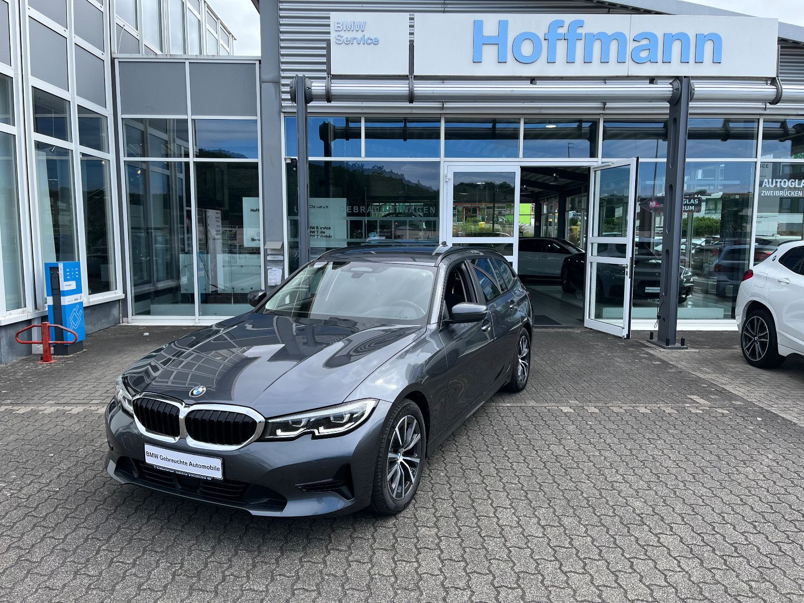 BMW 320iA G21 Tour - Samsaru's Car Outlet