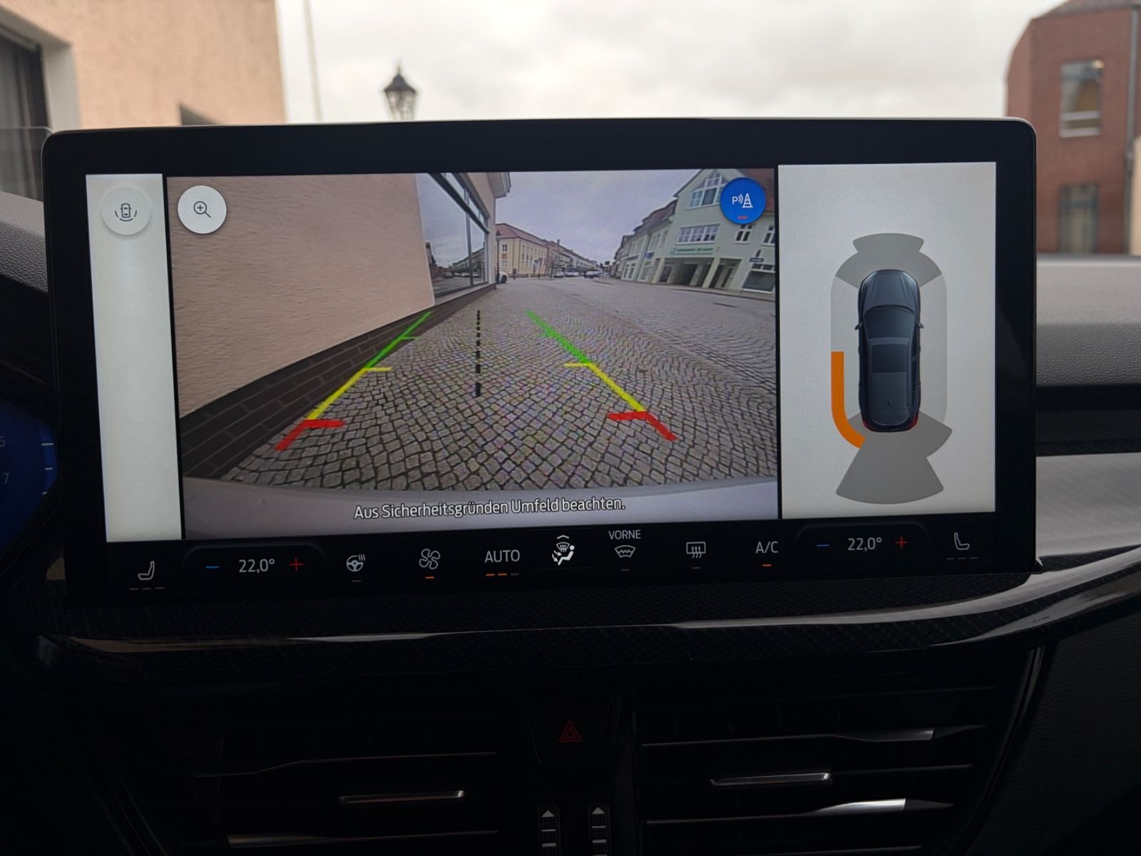 Ford Focus Turnier ST-Line X Automatik Kamera LED Nav