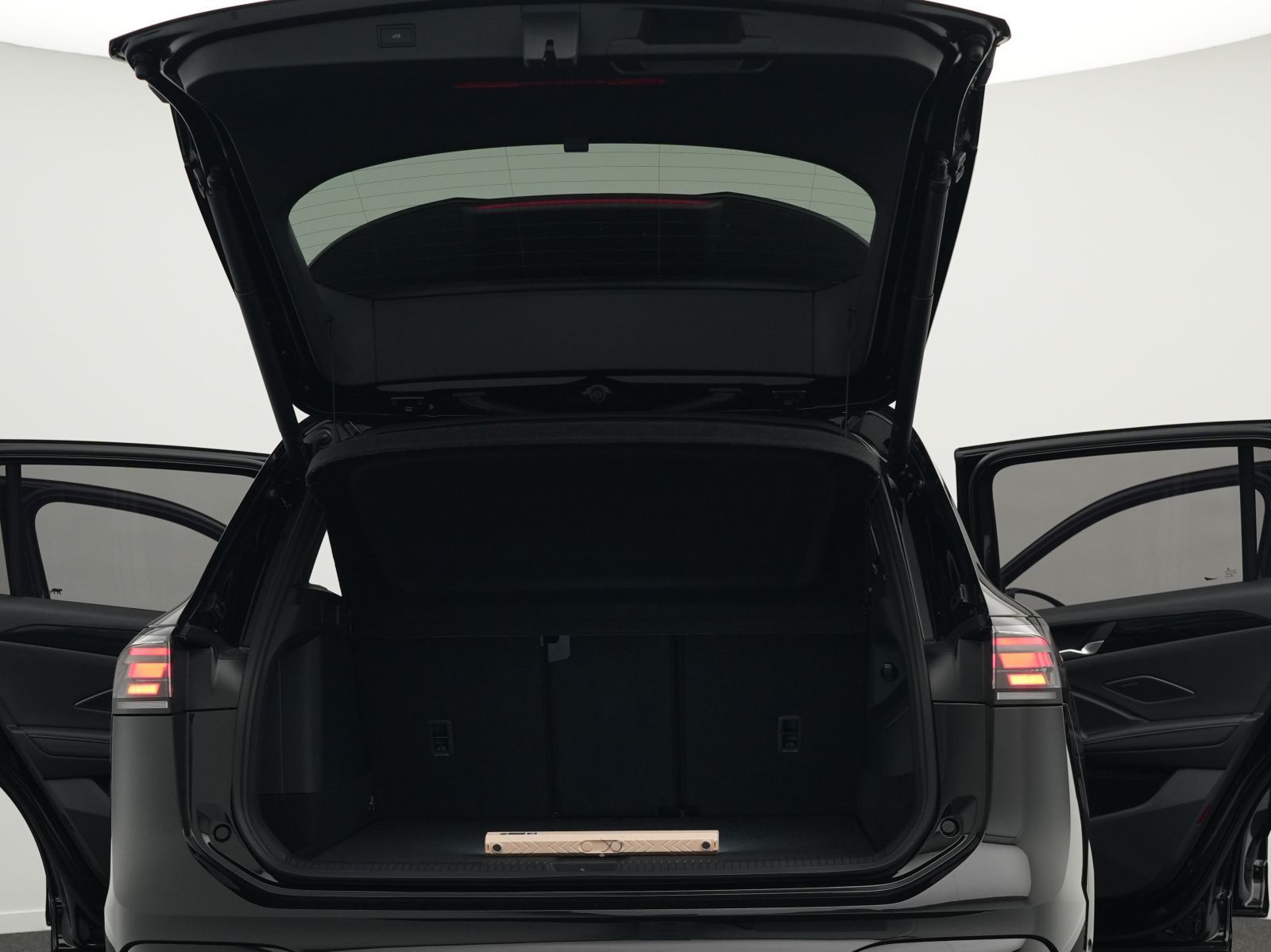 Volkswagen Tiguan R-Line 1.5 TSI eHybrid DSG AHK*R-KAM*NAV