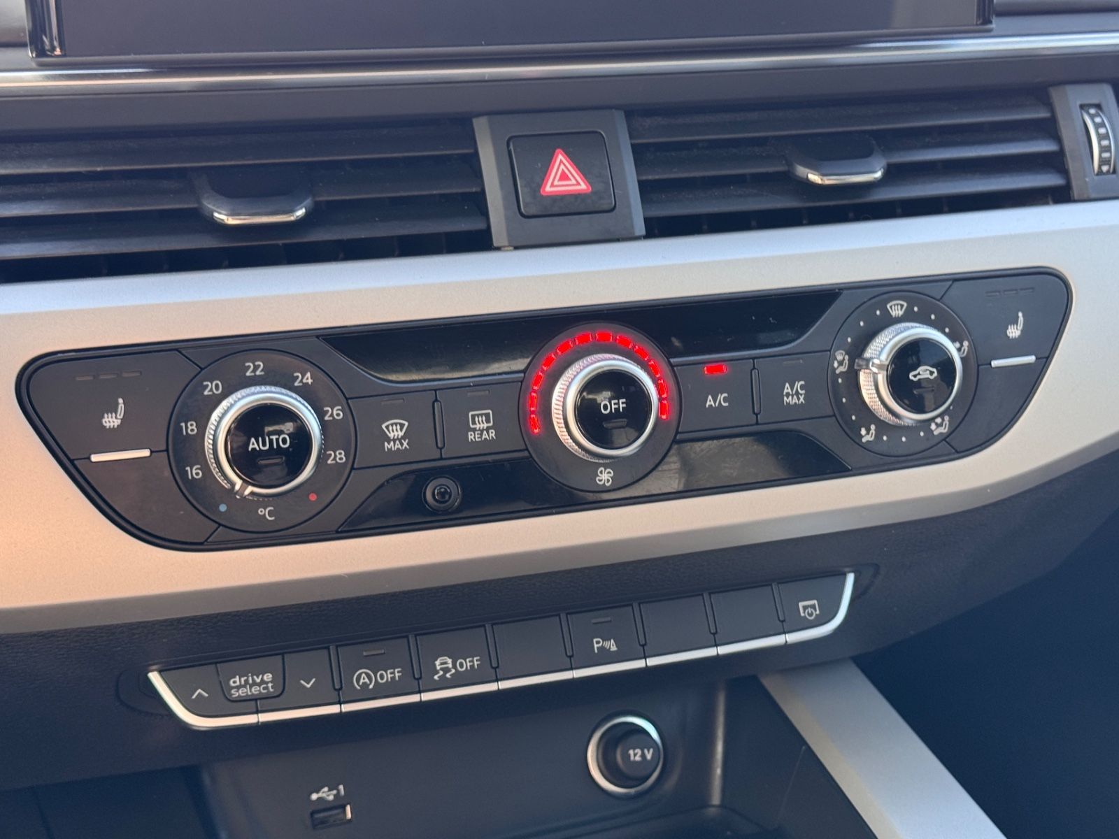 Audi A4 Av.40 TDI S line S-tr. - Samsaru's Car Outlet