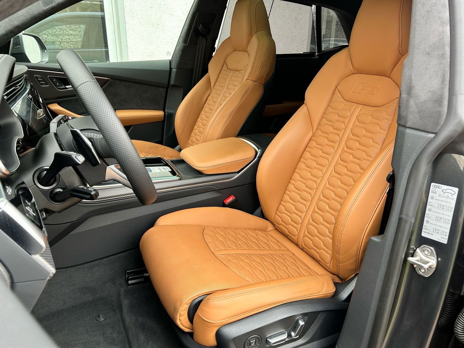 Audi RSQ8 4.0 TFSI QUT*MATRIX*PANO*CARBON*HUD*360°