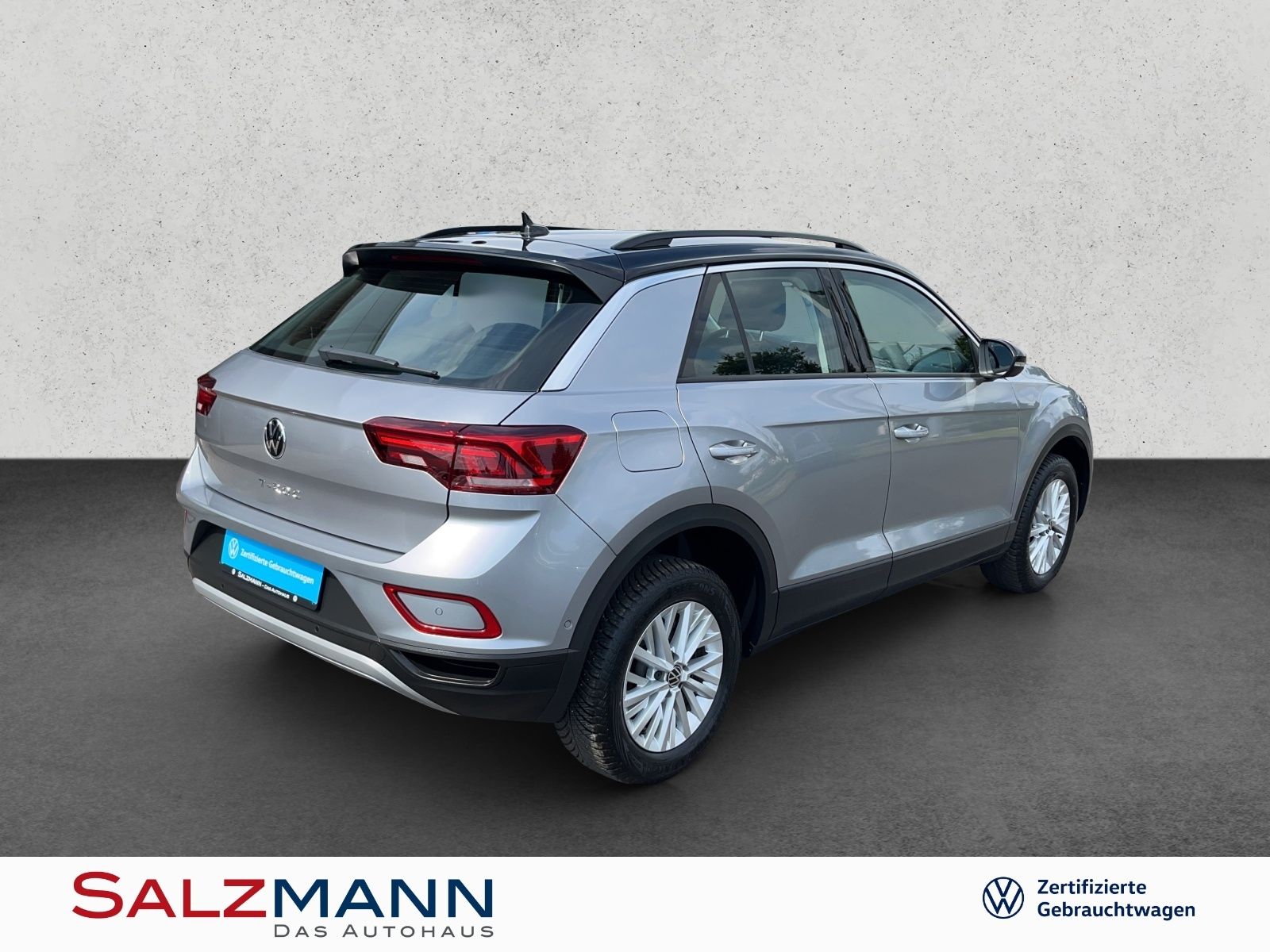 Volkswagen T-Roc 1.5 TSI Life - Samsaru's Car Outlet