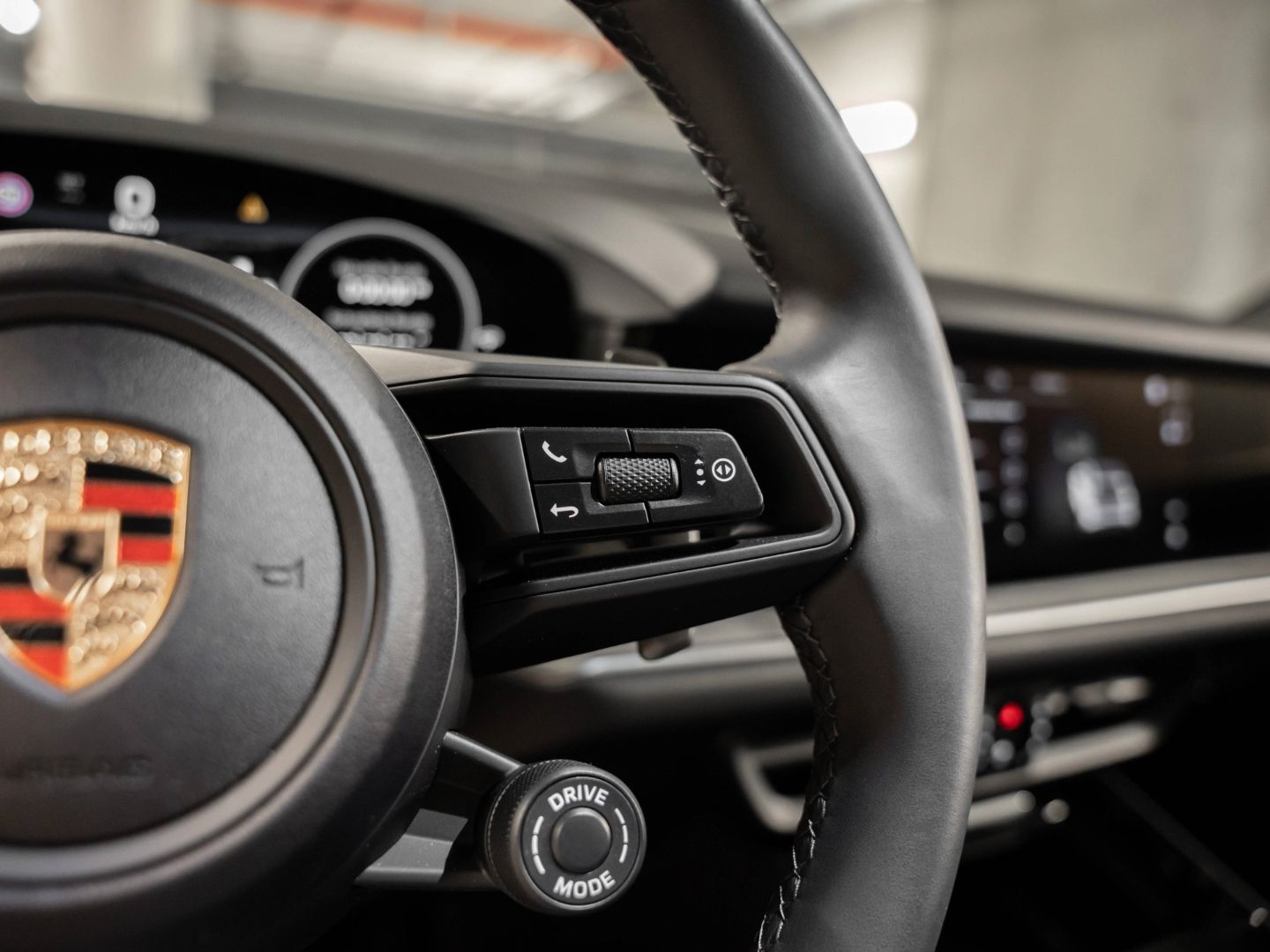 Porsche Cayenne Coupe PDCC Luftfederung InnoDrive BOSE