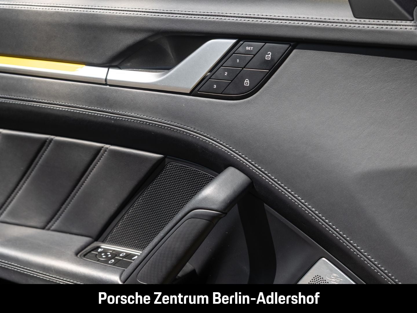 Porsche 992 911 Turbo Cabriolet Burmester Liftsystem-VA