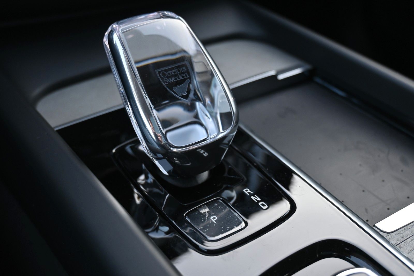 Volvo XC60 B5 AWD Ultra Dark*LUFT*360°*ACC*AHK