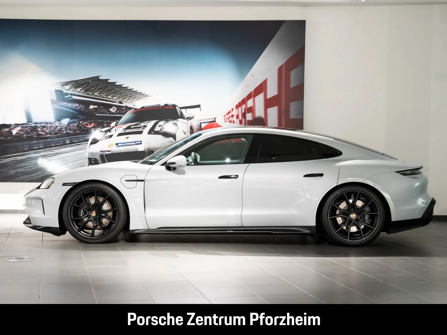 Porsche Taycan BOSE LED-Matrix Panoramadach Luftfederung