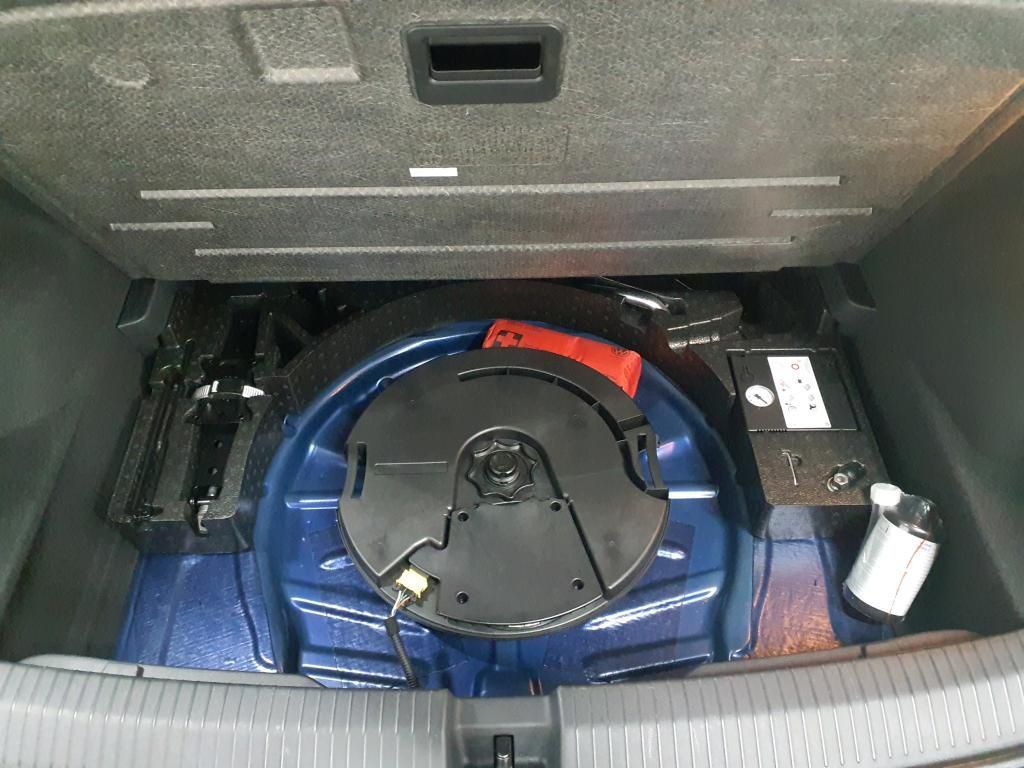 Volkswagen T-Roc R 4Motion 2.0 TSI - Samsaru's Car Outlet
