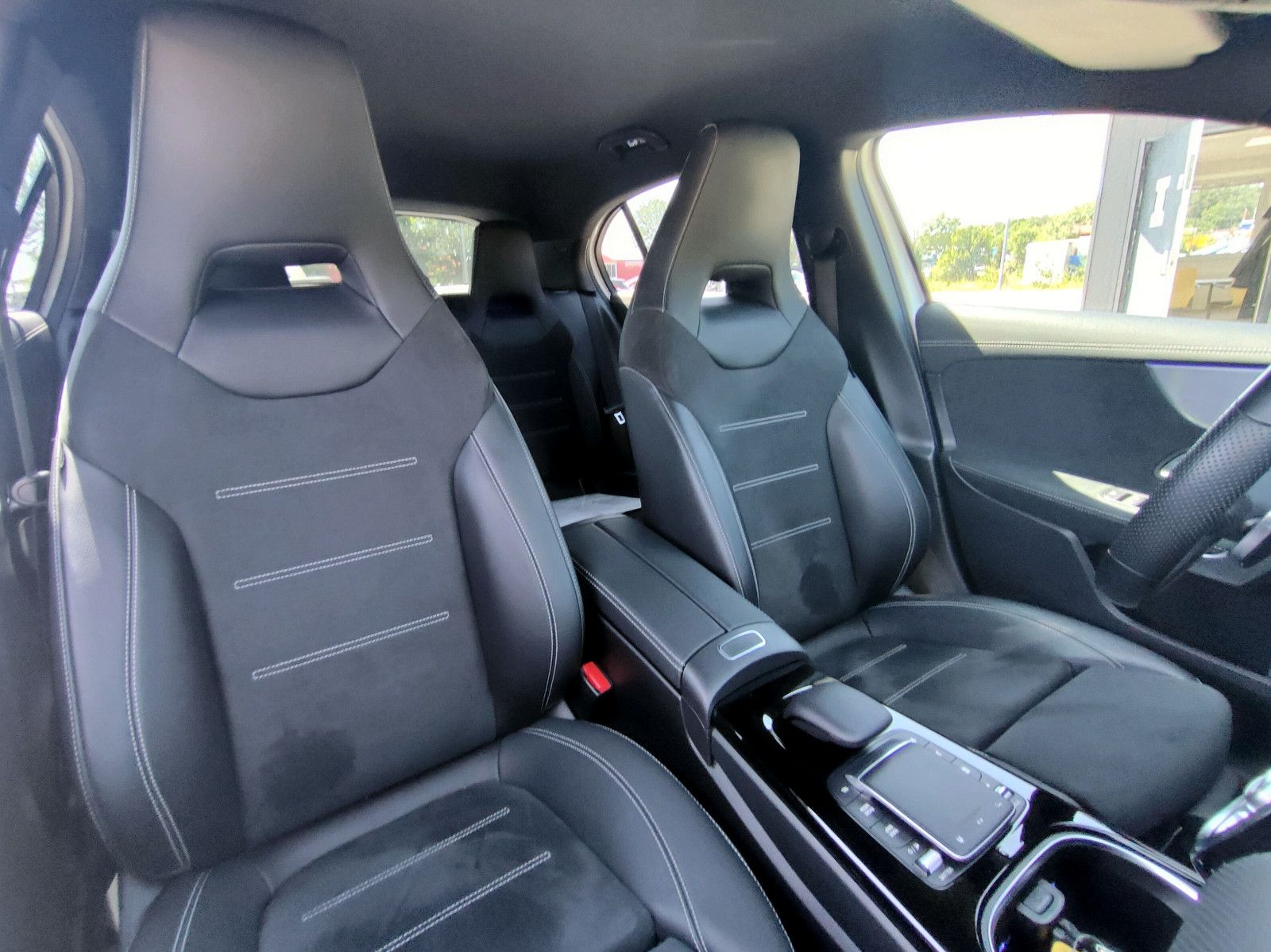 Mercedes-Benz A 180 DCT Edition AMG Line - Samsaru's Car Outlet